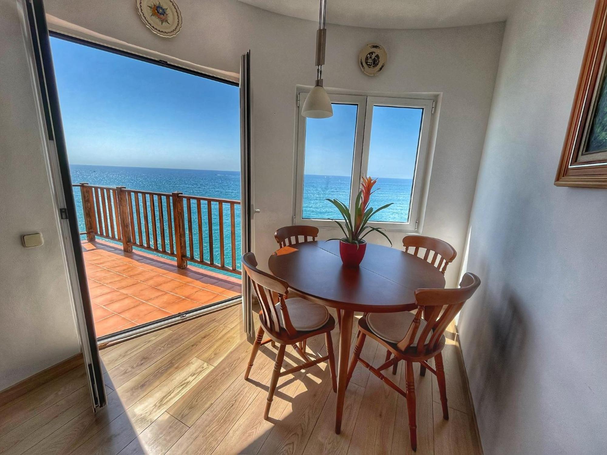Apartamento En Acantilado Con Wifi Y Aire Acondicionado Sitges Exterior photo